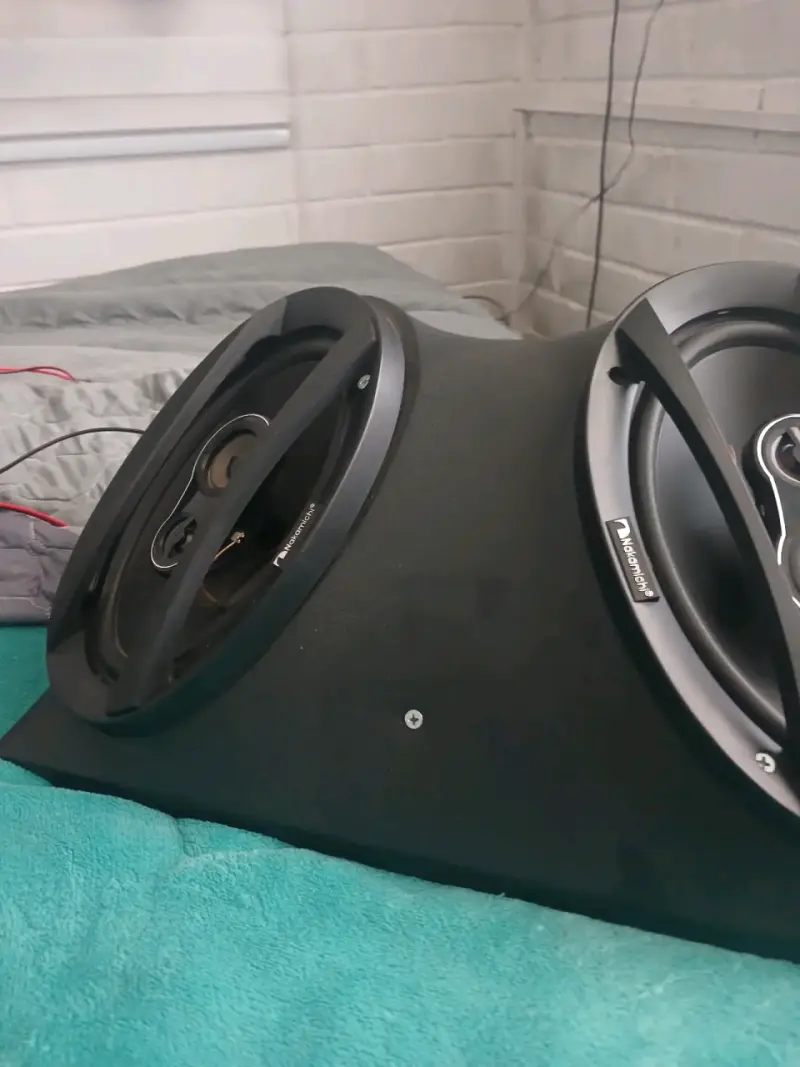 Parlantes Pioneer para auto con diseño moderno - 3