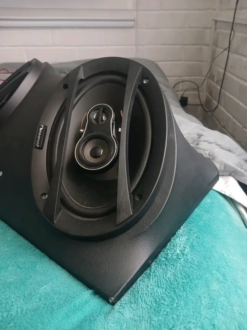 Parlantes Pioneer para auto con diseño moderno - 4