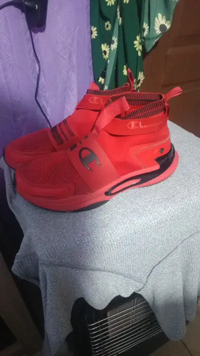 Zapatillas deportivas y zapatillas champions sin d - miniatura 2