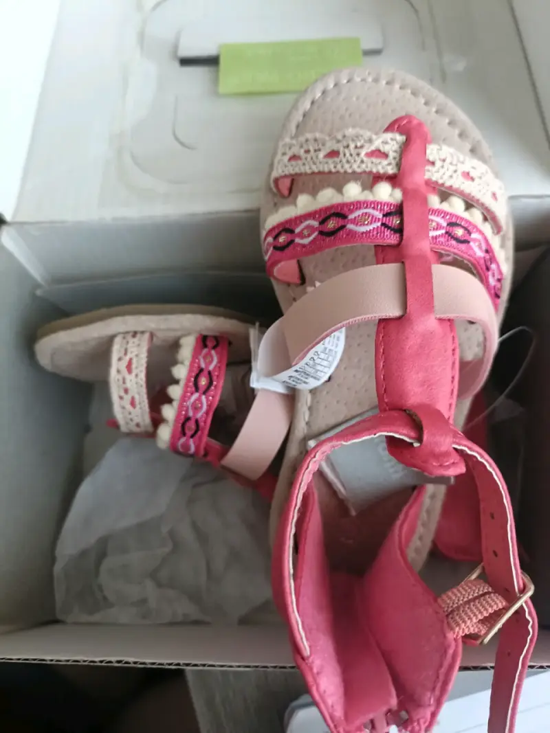 Sandalias para niña Infanti fucsia con diseño bordado - 1