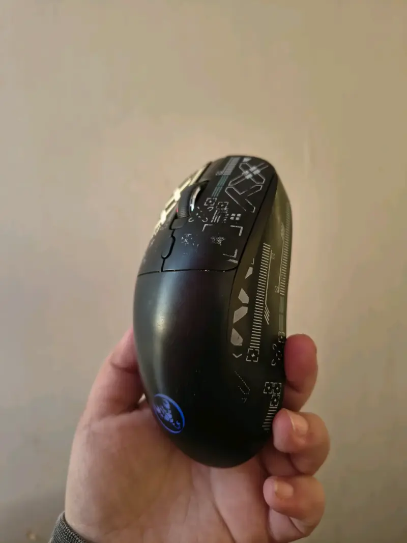 Mouse inalámbrico gamer HXSJ T90 con diseño ergonómico - 2
