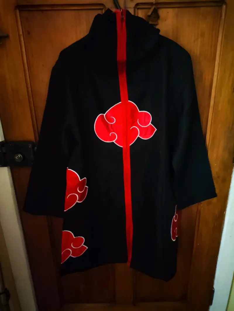 Capa Akatsuki de Itachi con accesorios - 2