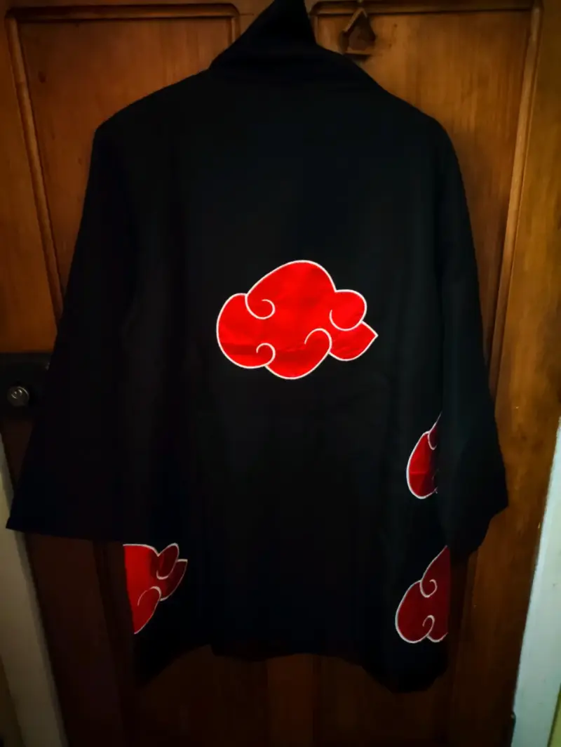 Capa Akatsuki de Itachi con accesorios - 3