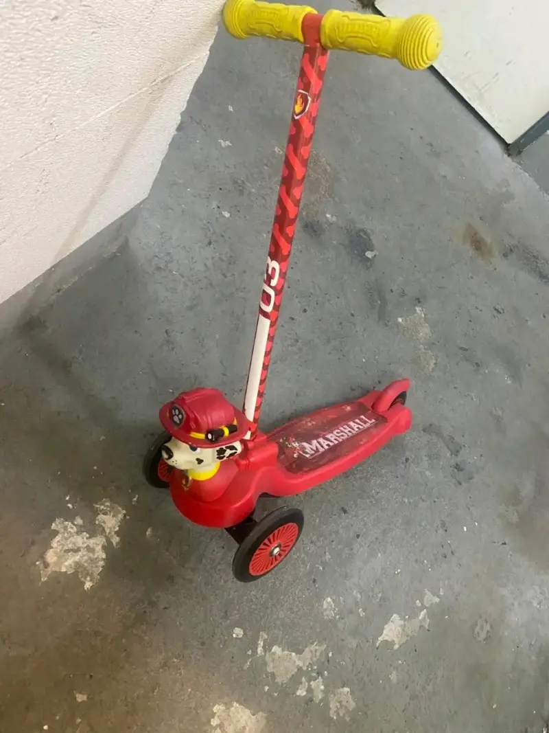 Patinete infantil Paw Patrol rojo y amarillo - 2