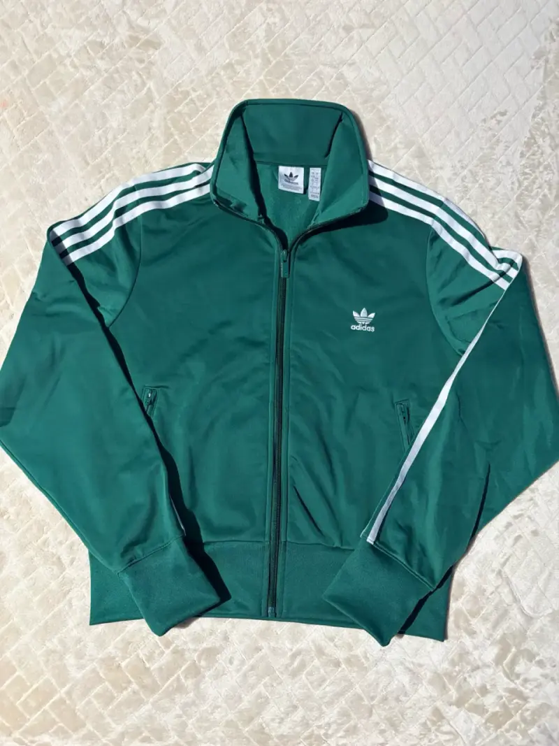 Chaqueta deportiva verde Adidas con logo - 1