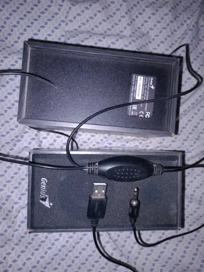 Parlantes Genius USB - miniatura 1