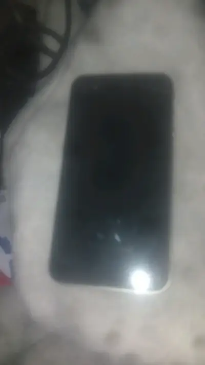 iPhone negro en buen estado - miniatura 2