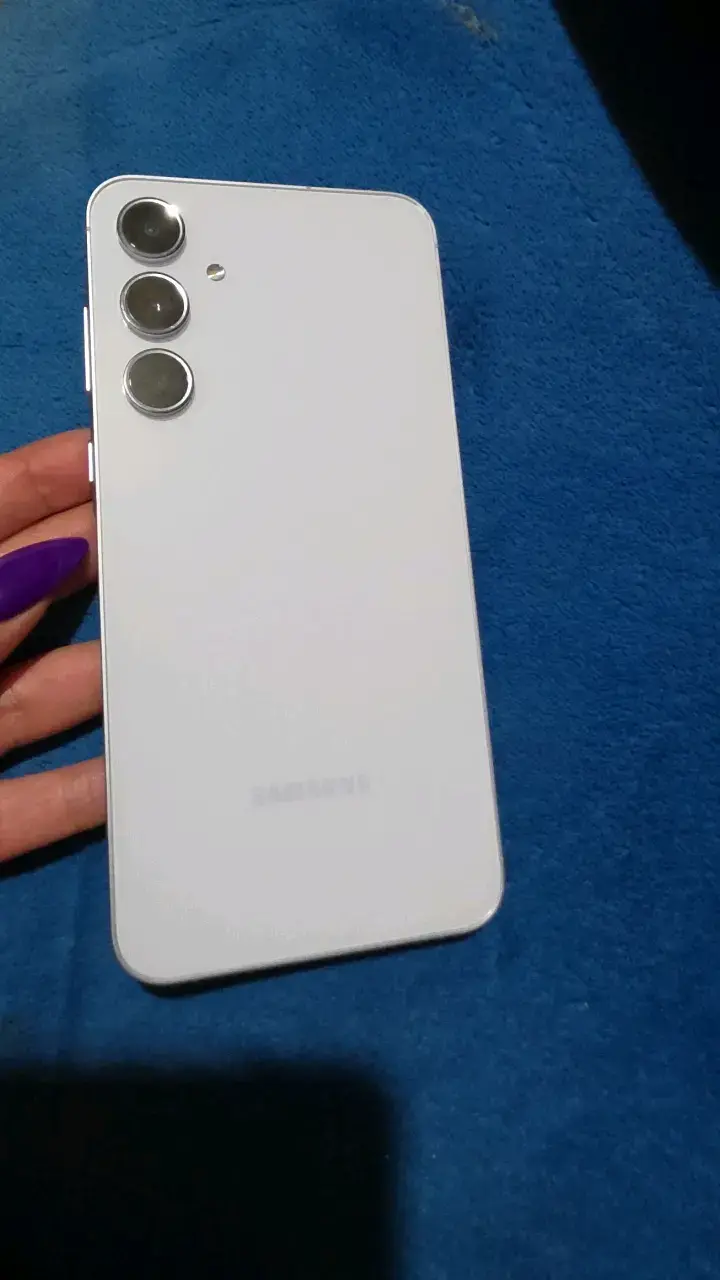 Smartphone Samsung Galaxy blanco en buen estado - 2