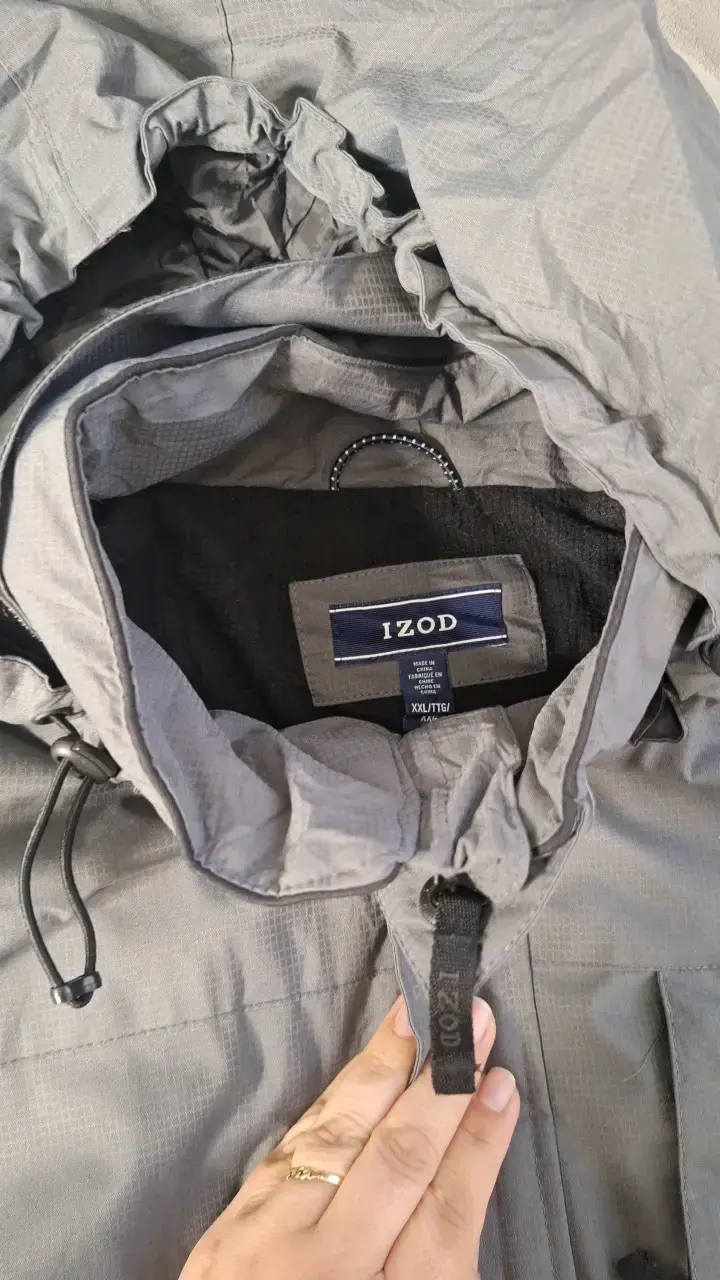 Chaqueta gris con capucha Izod - 2