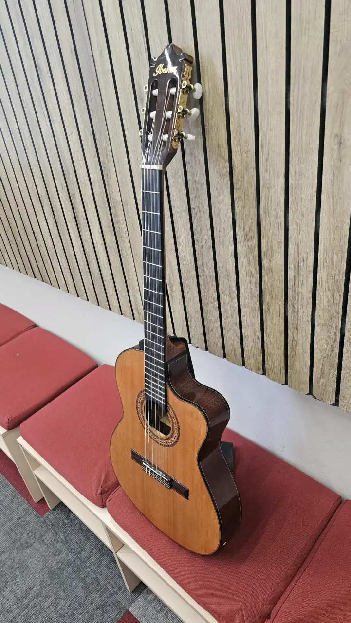 Guitarra acústica Ibanez GA5TCE en buen estado - 2