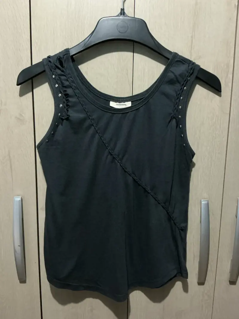 Polera sin mangas Americanino con tachas - 1
