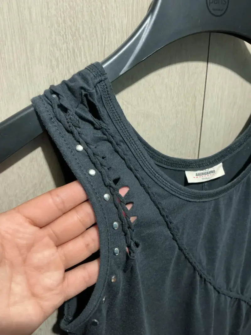 Polera sin mangas Americanino con tachas - 3