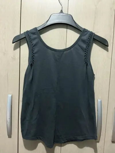 Polera sin mangas Americanino con tachas - miniatura 4