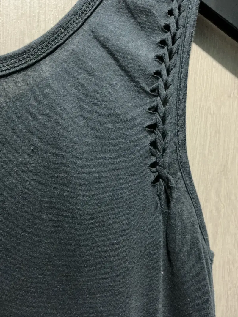Polera sin mangas Americanino con tachas - 5