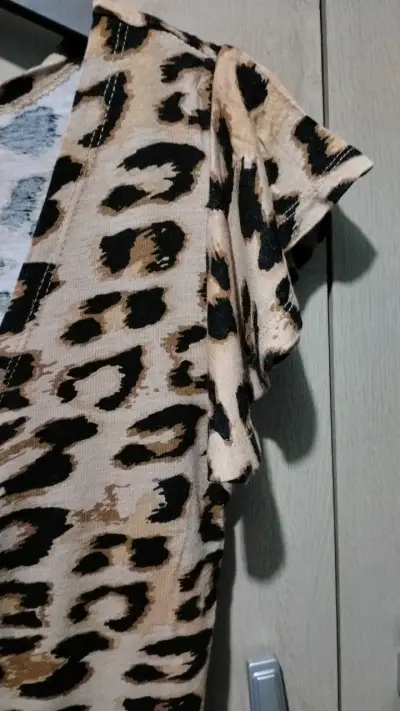Top cruzada estampado animal print Opposite - miniatura 3