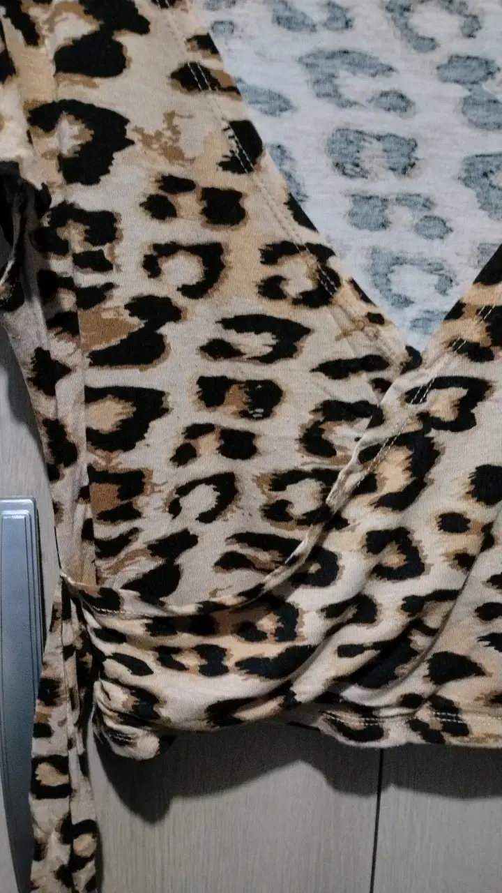Top cruzada estampado animal print Opposite - 4
