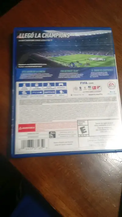 Juego FIFA 19 para PS4 en buen estado - miniatura 2