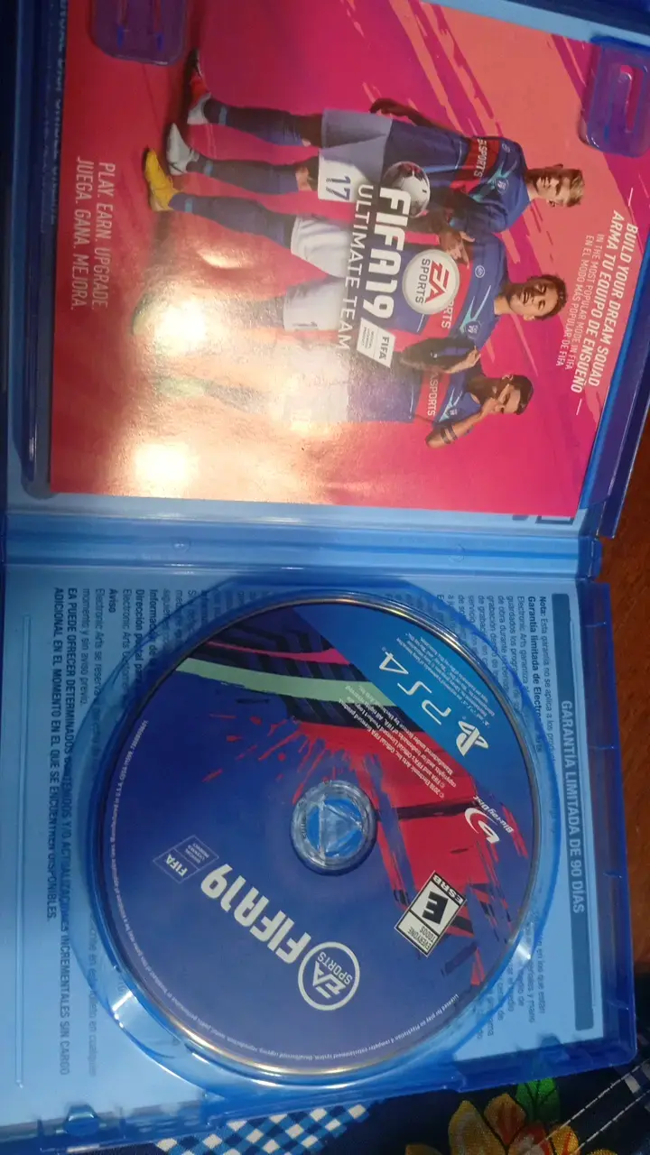 Juego FIFA 19 para PS4 en buen estado - 3