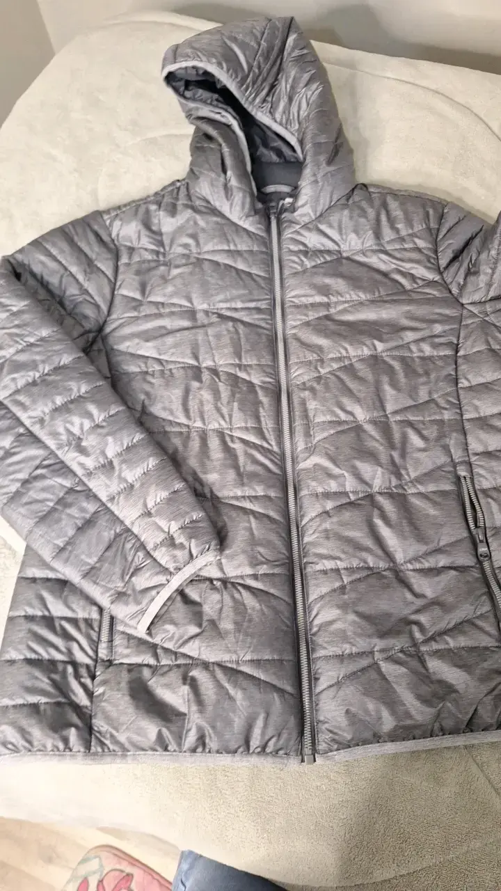 Chaqueta acolchada gris con capucha - 1
