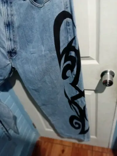 Jeans Levi's Relaxed Fit con diseño tribal - miniatura 2