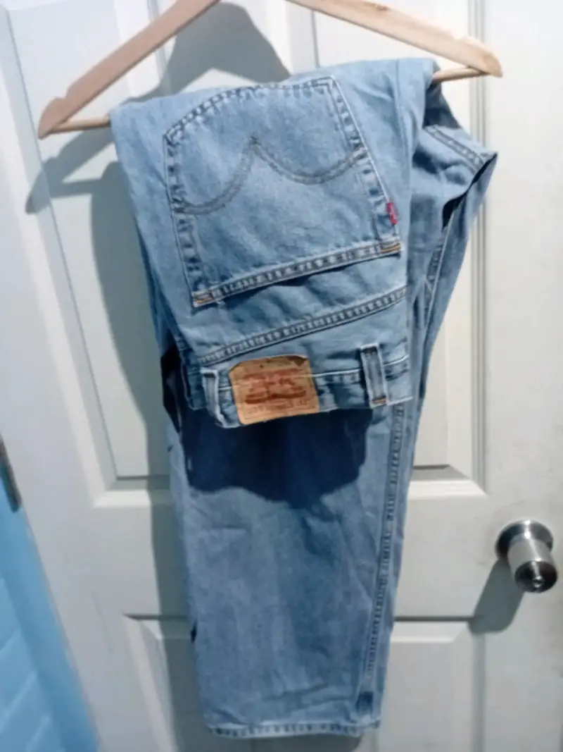 Jeans Levi's Relaxed Fit con diseño tribal - 6