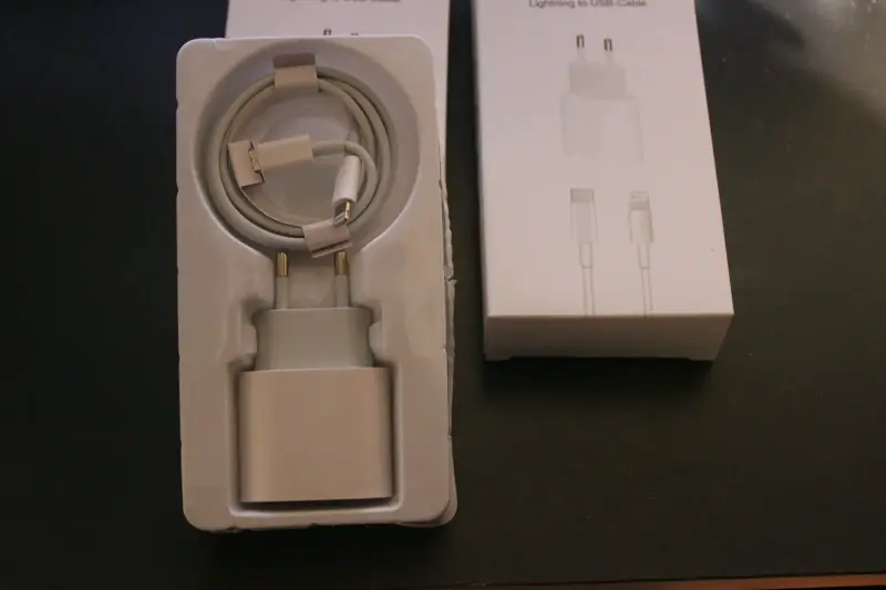 Adaptador de corriente USB-C 35W con cable - 2