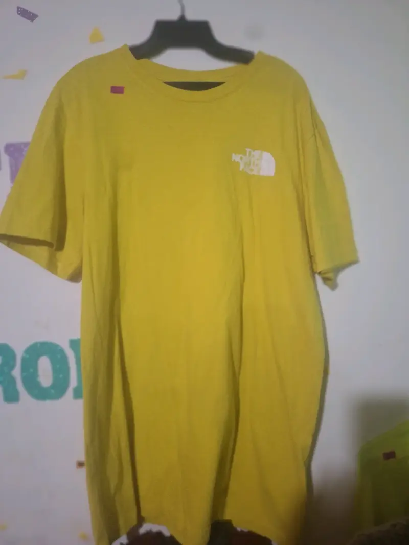 Polerón gris con detalles verdes para hombre - 4