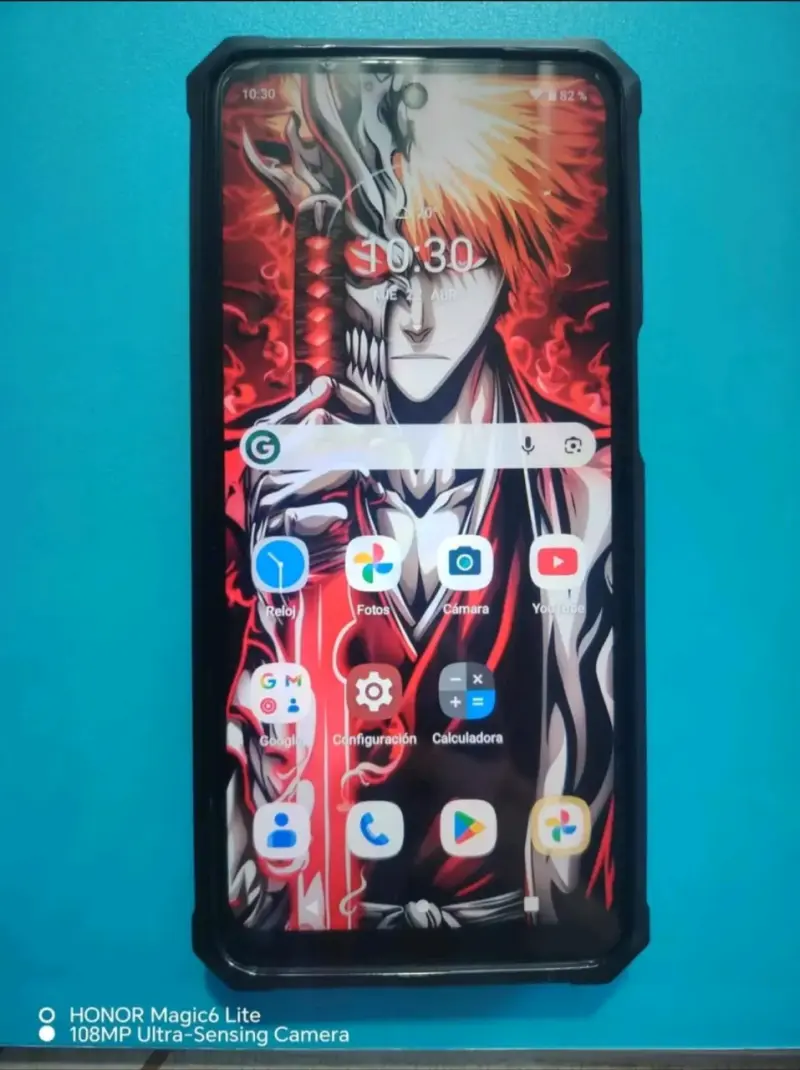Smartphone Motorola Moto G22 con funda protectora - 1