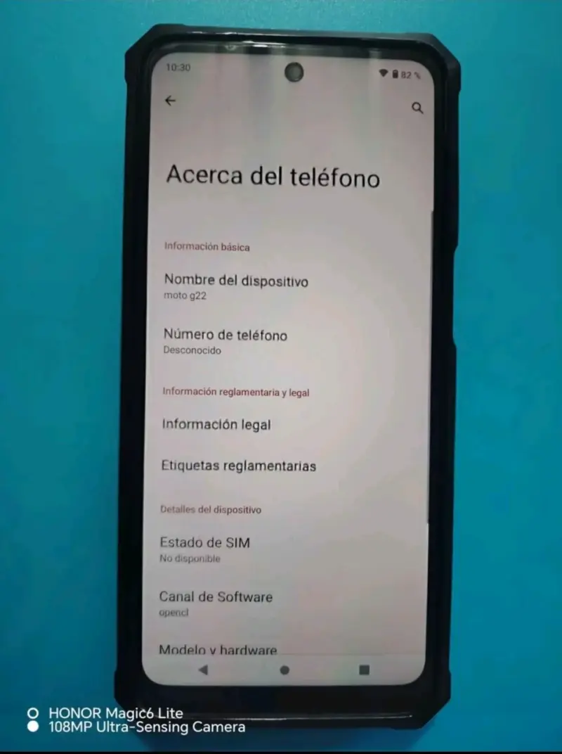 Smartphone Motorola Moto G22 con funda protectora - 2