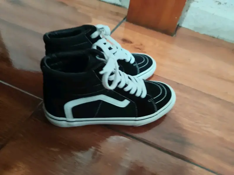 Zapatillas negras de caña alta - 6
