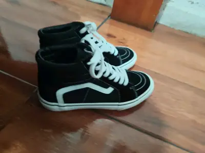 Zapatillas negras de caña alta - miniatura 6