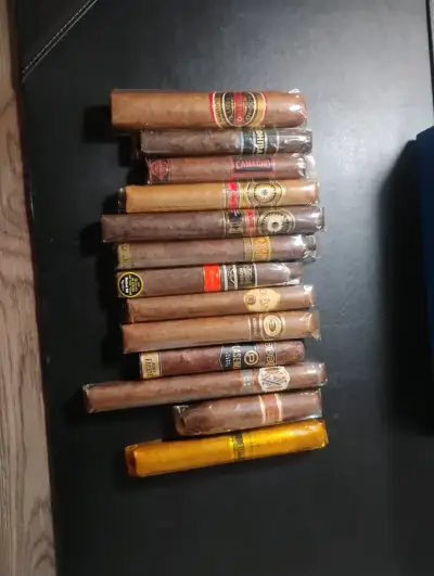 Humidor con habanos y puros - miniatura 3