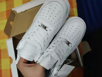Zapatillas deportivas blancas Nike Air Force 1 - miniatura 1