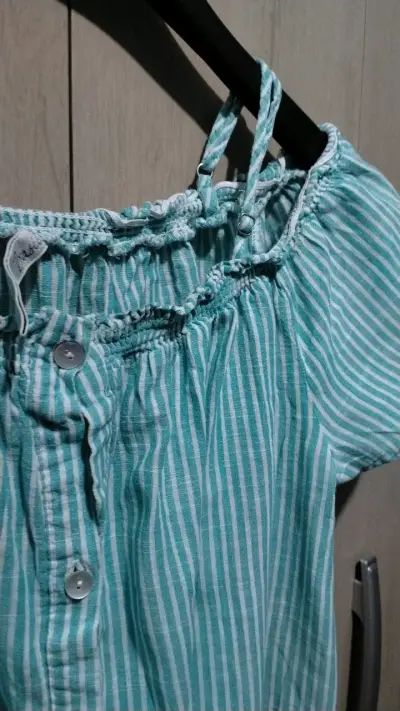 Blusa rayada turquesa con hombros descubiertos - miniatura 3