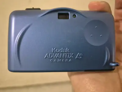Cámara Kodak Advantix F330 azul con flash - miniatura 2