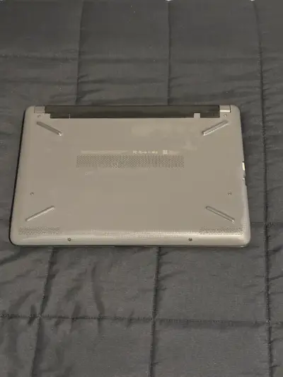 Laptop HP con Procesador Intel Core i5 - miniatura 3