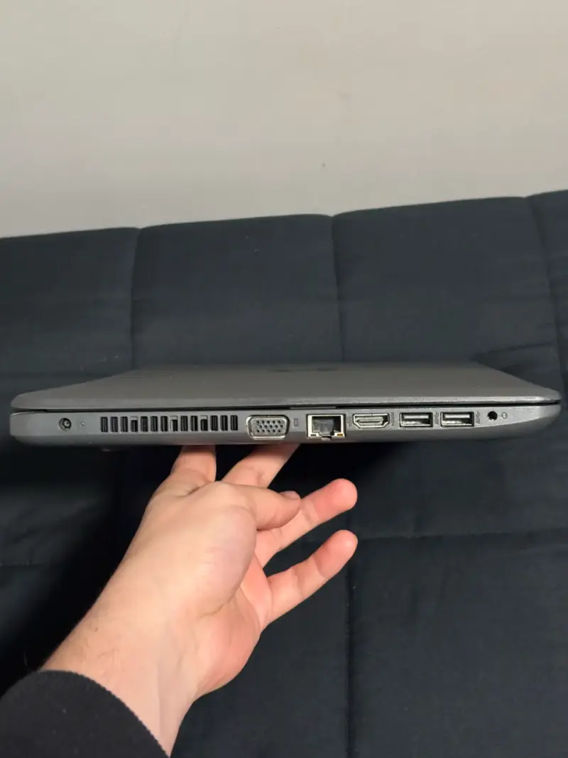 Laptop HP con Procesador Intel Core i5 - 4