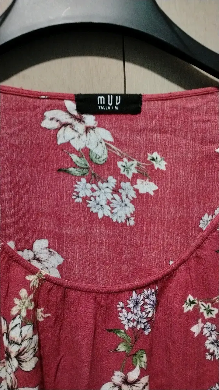 Blusa floreada manga mariposa larga talla M - 2