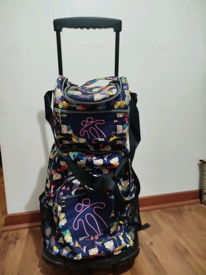 Mochila con ruedas estampada para niñas