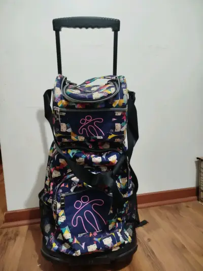 Mochila con ruedas estampada para niñas - miniatura 1
