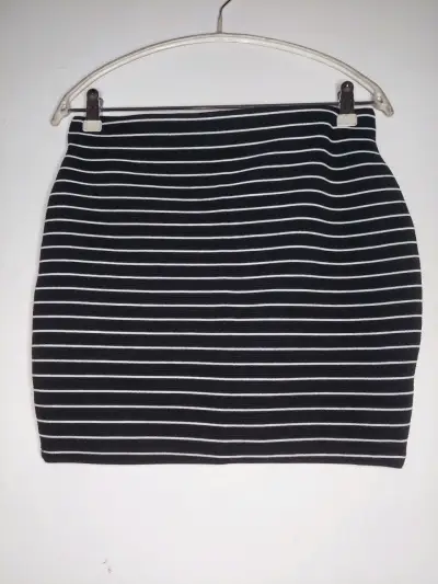 Falda corta a rayas Zara - miniatura 2