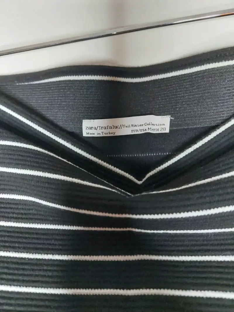 Falda corta a rayas Zara - 3