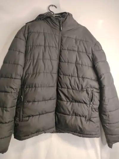 Chaqueta acolchada negra para hombre - miniatura 1