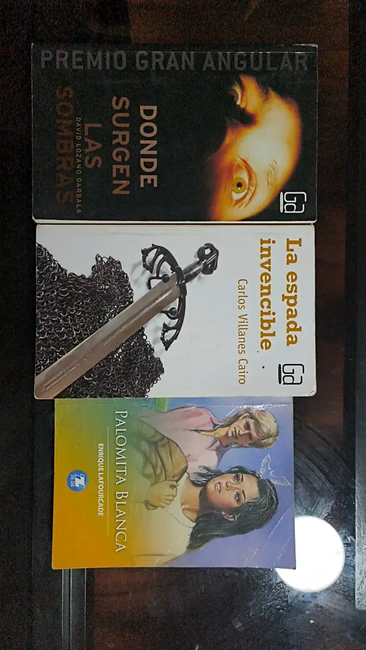 Lote de libros variados - 5