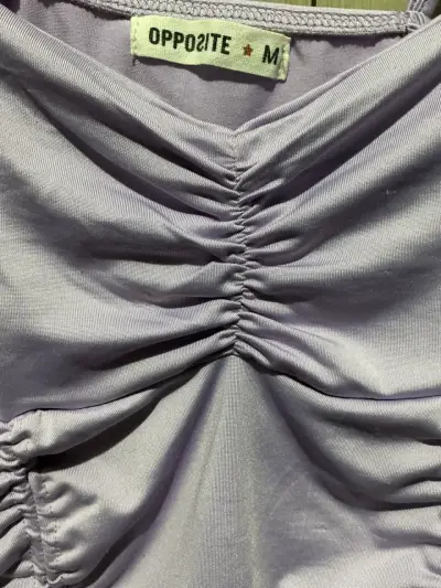 Top lila con fruncido Opposite talla M - miniatura 3