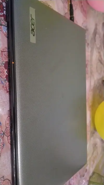 Laptop Acer en buen estado con Windows - miniatura 5