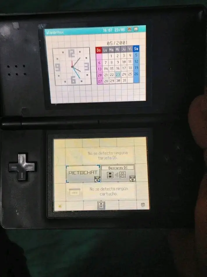 Nintendo DS Lite con r4 - 2