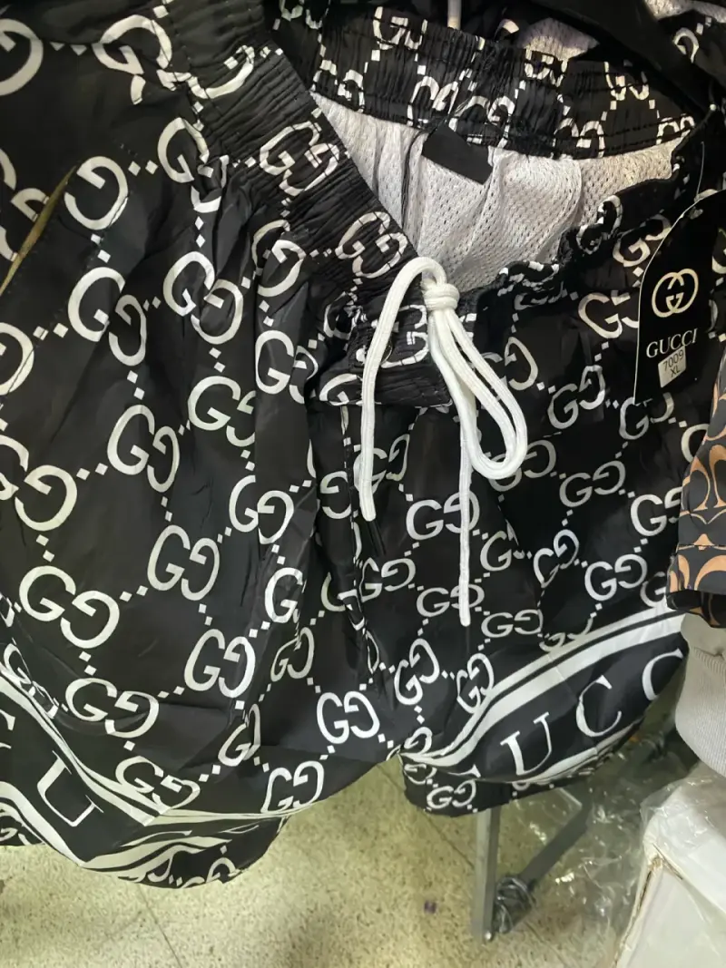 Shorts deportivos estampados de lujo - 2