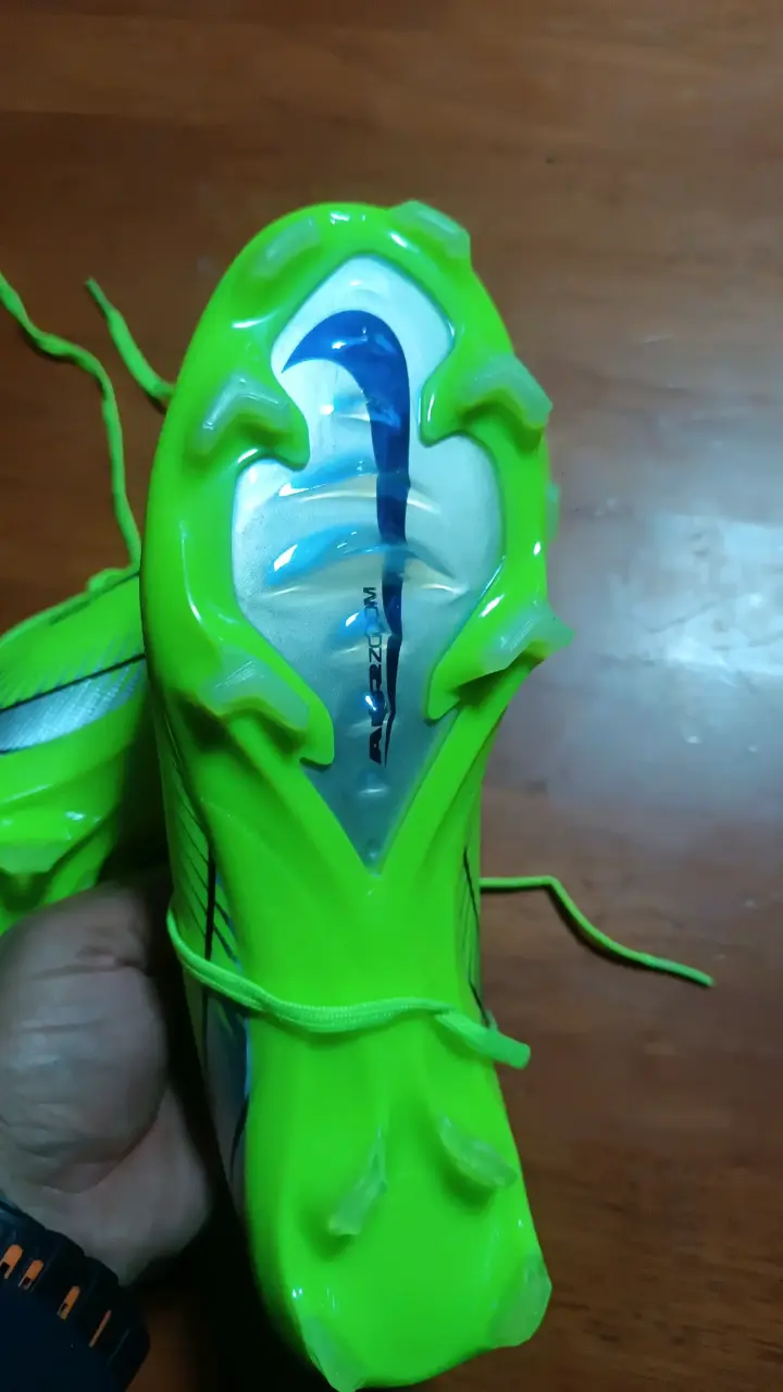 Zapatillas de fútbol Nike verdes con tacos - 2