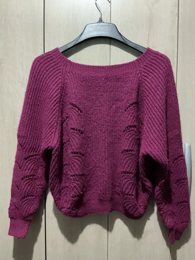 Suéter morado tejido para mujer
